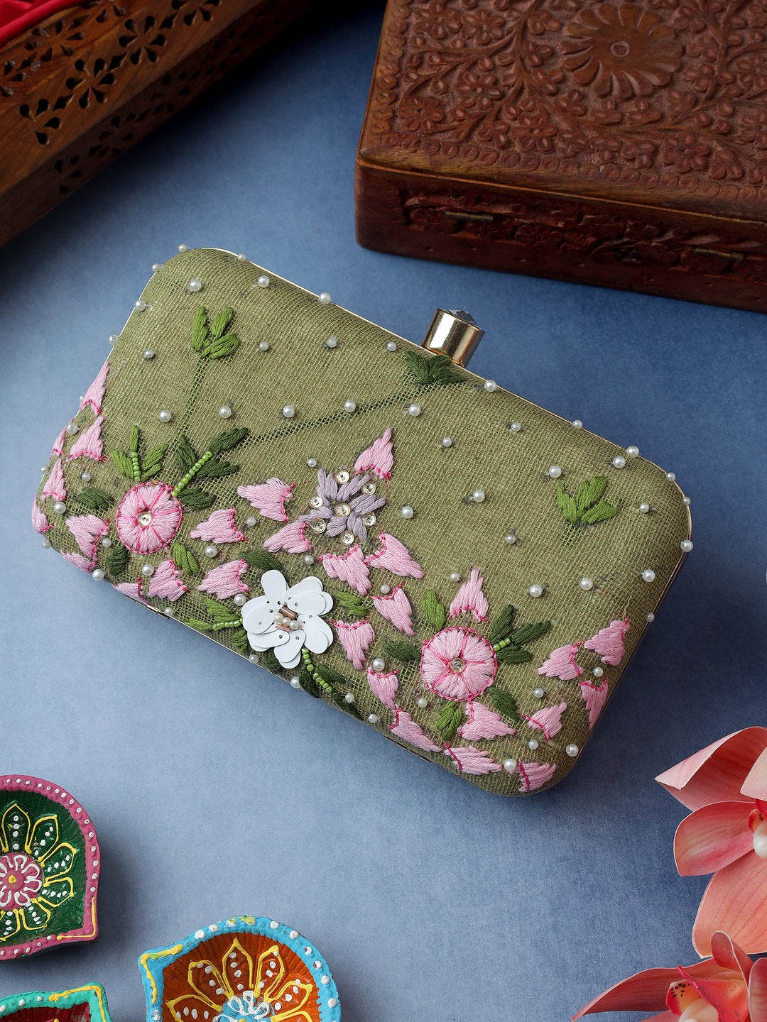 AISHA PASTEL GREEN JUTTI CLUTCH COMBO