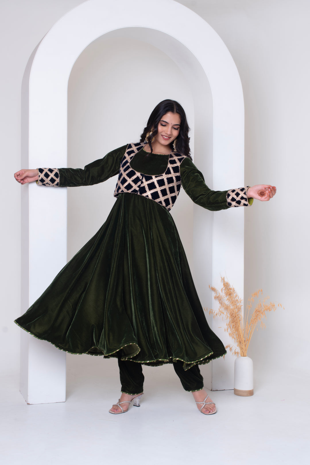 GHAZAL GREEN VELVET GOTA PATTI ANARKALI SET WITH VELVET VEST AND SOFT NET DUPATTA