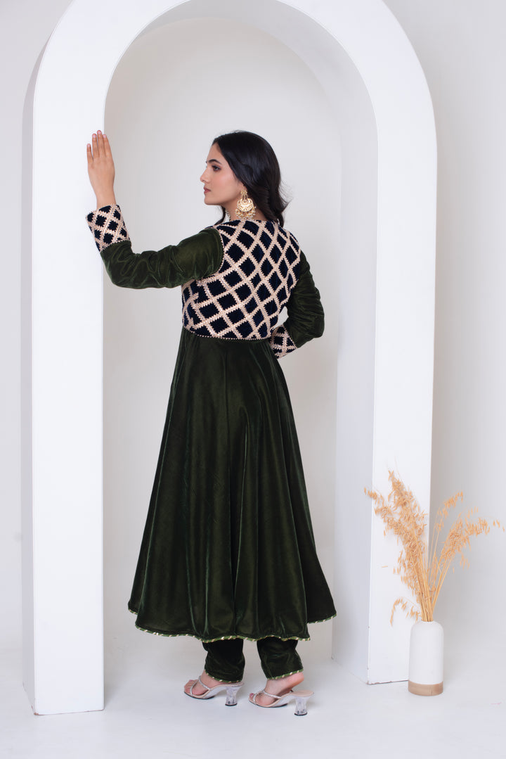 GHAZAL GREEN VELVET GOTA PATTI ANARKALI SET WITH VELVET VEST AND SOFT NET DUPATTA