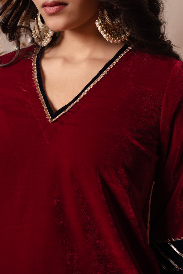 GHAZAL MAROON VELVET GOTA PATTI SUIT SET WITH VELVET DUPATTA