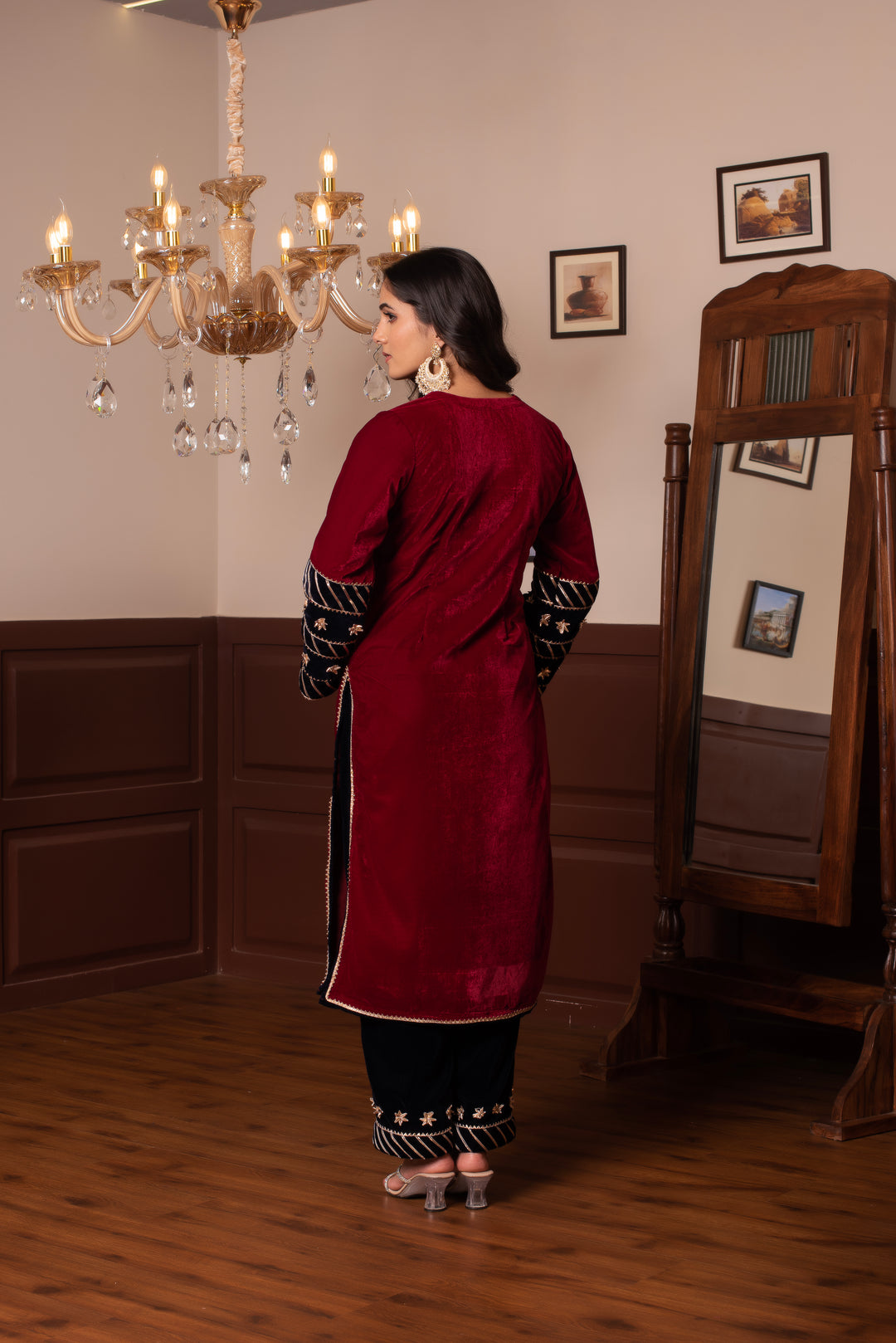 GHAZAL MAROON VELVET GOTA PATTI SUIT SET WITH VELVET DUPATTA