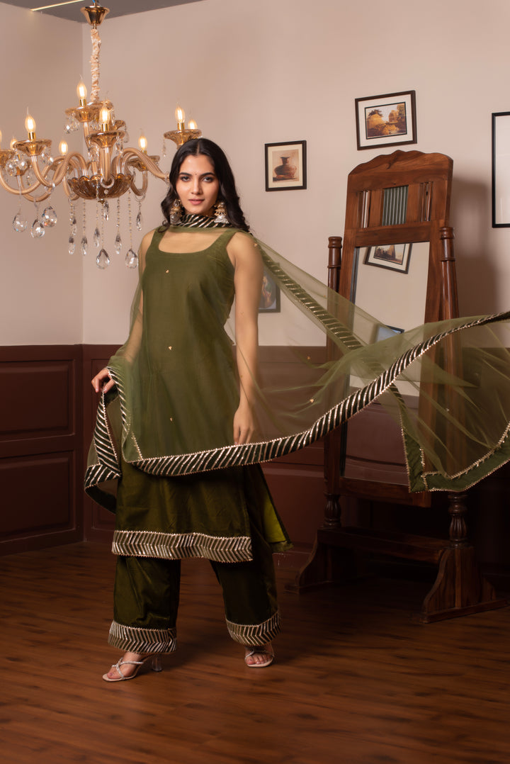 GHAZAL GREEN VELVET GOTA PATTI KURTA SET WITH SOFT NET DUPATTA