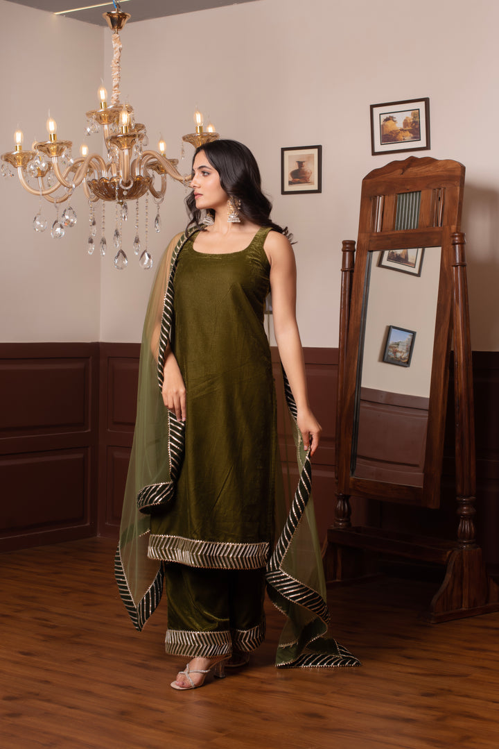 GHAZAL GREEN VELVET GOTA PATTI KURTA SET WITH SOFT NET DUPATTA