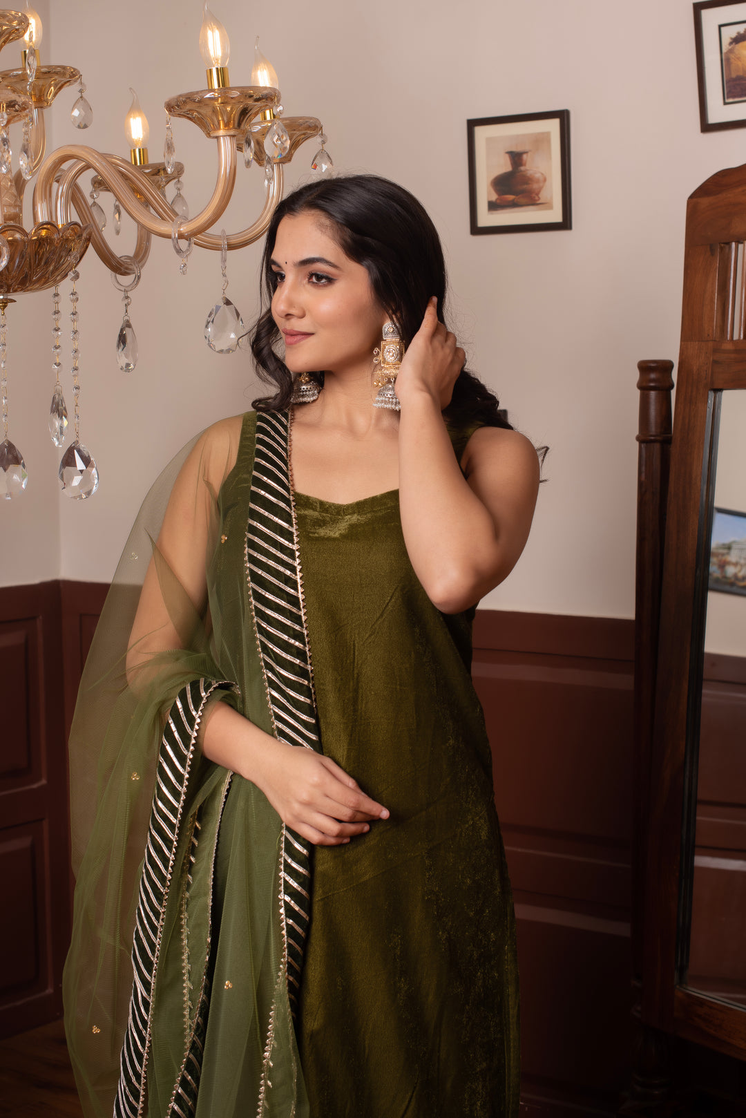 GHAZAL GREEN VELVET GOTA PATTI KURTA SET WITH SOFT NET DUPATTA