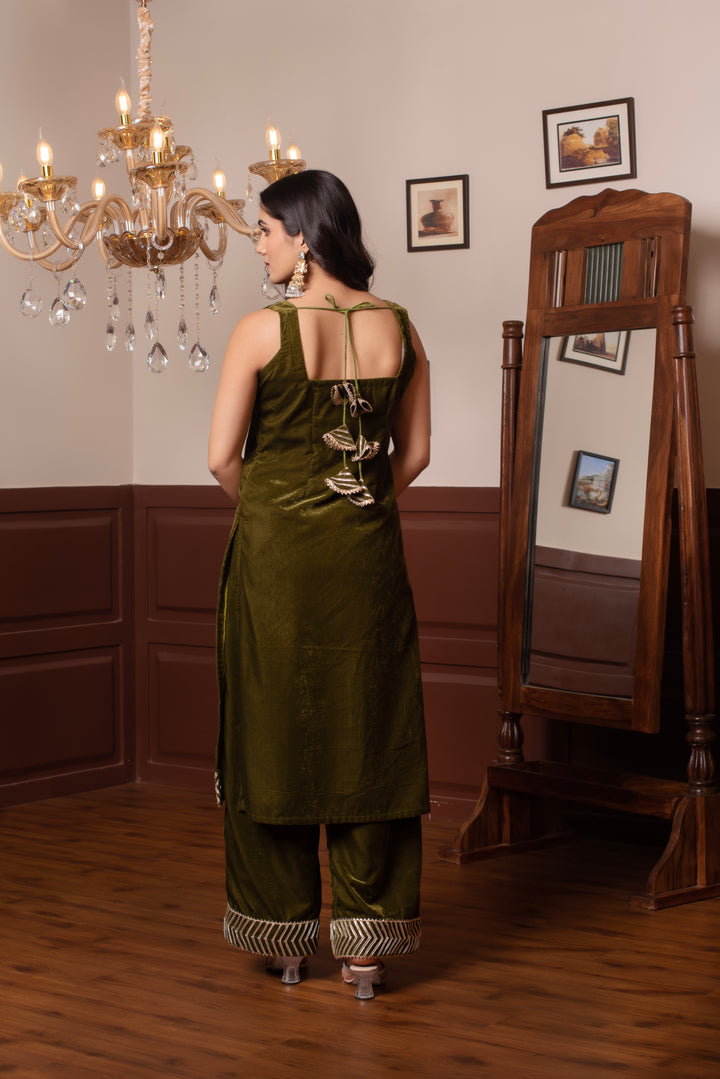 GHAZAL GREEN VELVET GOTA PATTI KURTA SET WITH SOFT NET DUPATTA