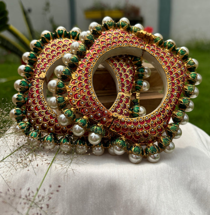 WHITE PEARL KUNDAN JADAU BANGLES