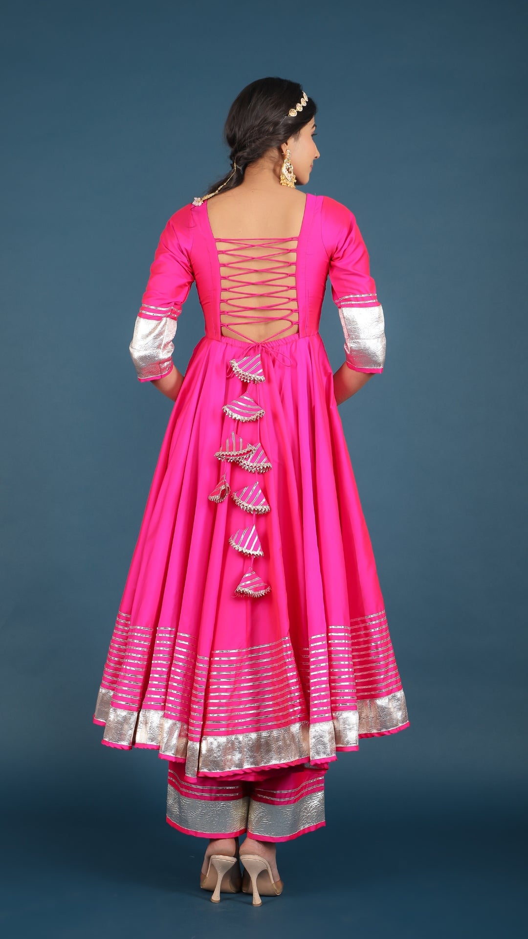 ITSMYCOSTUME Kathak White & Magenta Anarkali Indian Classical Dance Costume  2-3 Years : Amazon.in: Clothing & Accessories